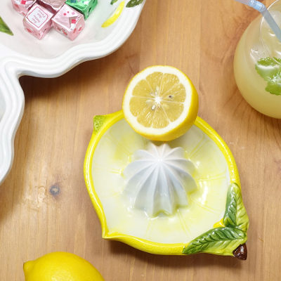 レモンデザインのトレイが可愛いレモン絞り器（イタリア製/陶器製