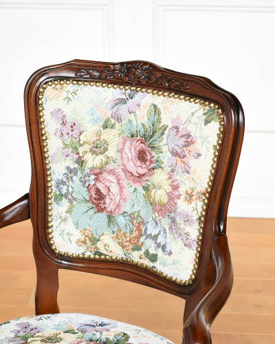 花柄のゴブラン織りが綺麗なアームチェア（イタリア製）｜リビング家具 