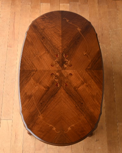 天板の象嵌が美しいイタリア製センターテーブル（猫脚）｜リビング家具