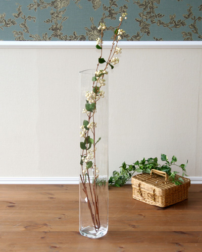 イタリア製のモダンな縦長のガラス花瓶（クリア）